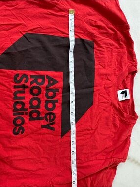 Abbey Road Studios Men’s Red Graphic Tee Size Medium